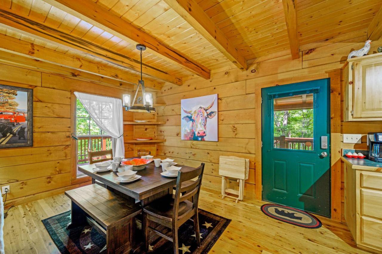 Gypsy Road - Privacy! Log Cabin With Hot Tub, Wifi, Directv And Arcade سيفيرفيل المظهر الخارجي الصورة