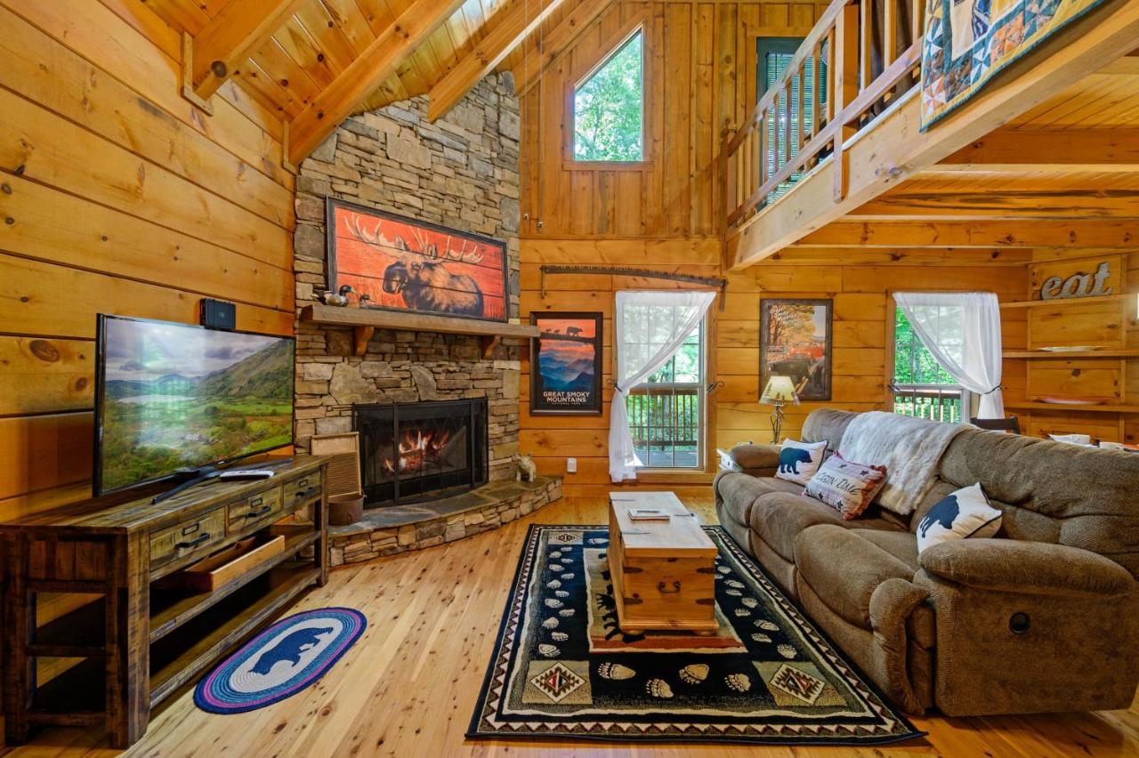 Gypsy Road - Privacy! Log Cabin With Hot Tub, Wifi, Directv And Arcade سيفيرفيل المظهر الخارجي الصورة