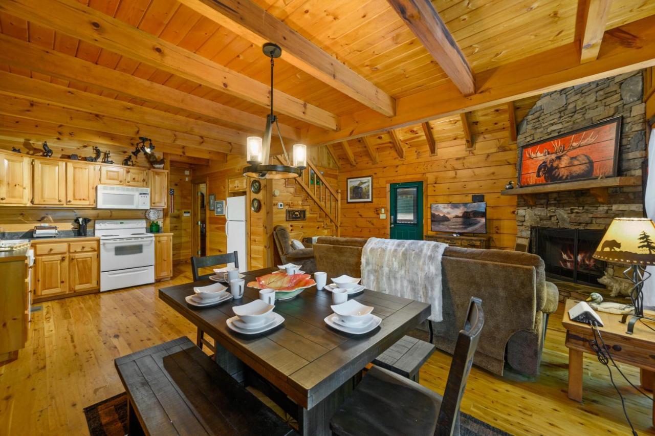 Gypsy Road - Privacy! Log Cabin With Hot Tub, Wifi, Directv And Arcade سيفيرفيل المظهر الخارجي الصورة