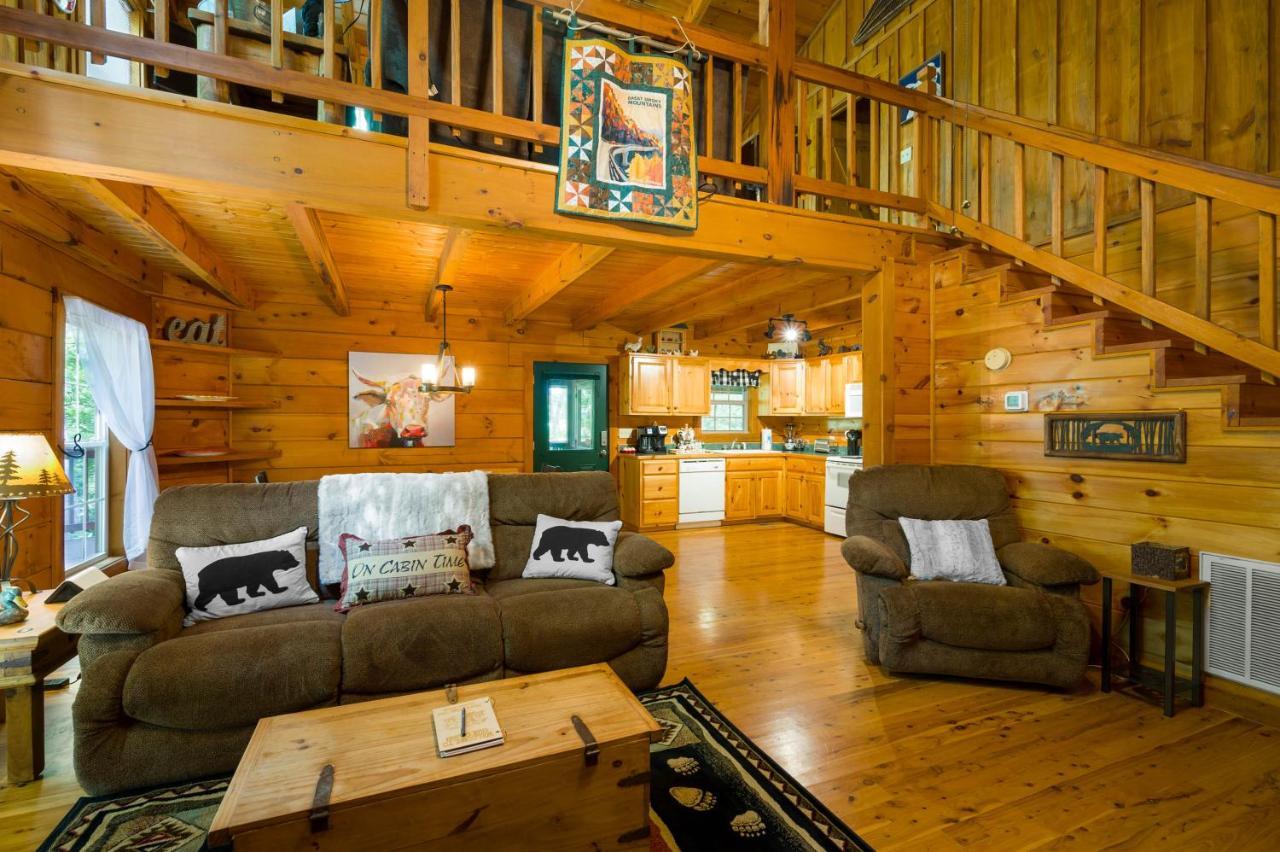 Gypsy Road - Privacy! Log Cabin With Hot Tub, Wifi, Directv And Arcade سيفيرفيل المظهر الخارجي الصورة