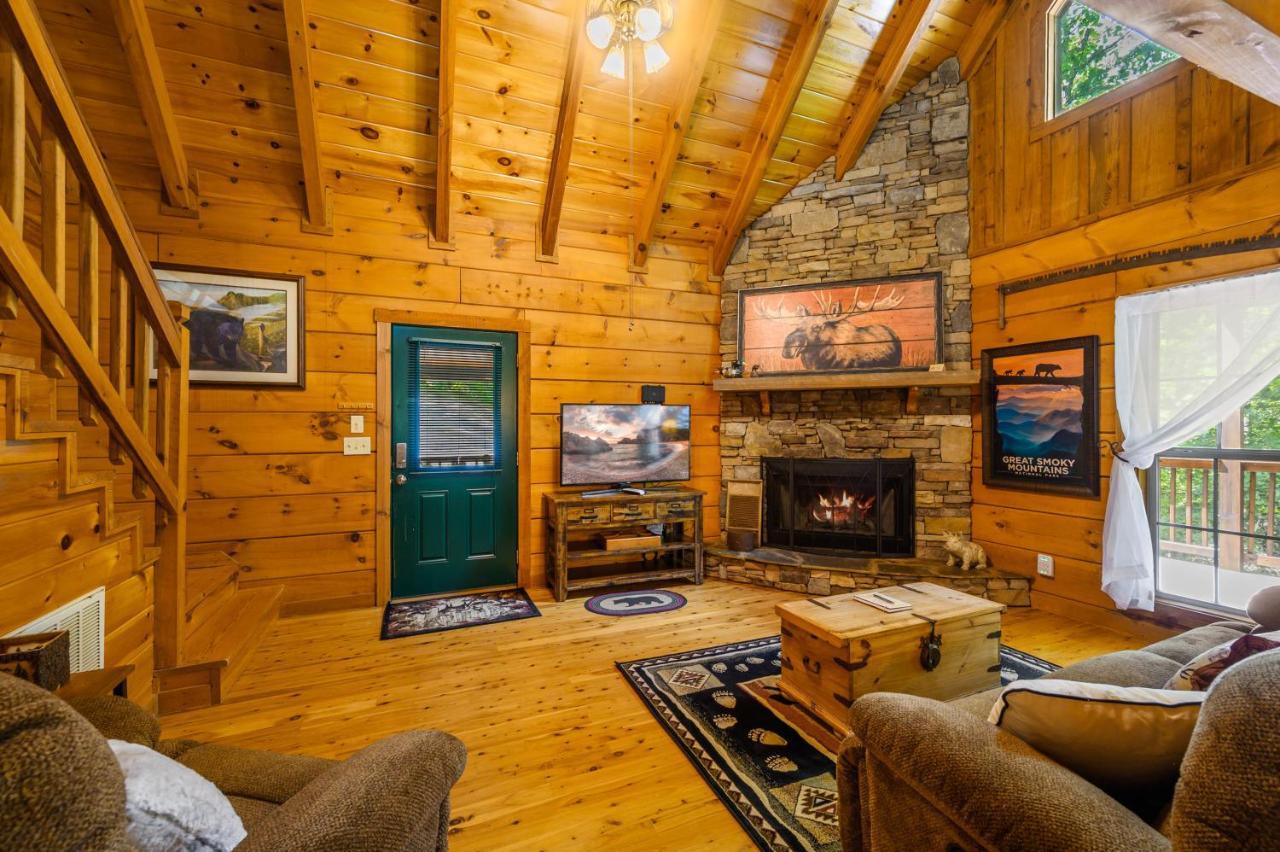 Gypsy Road - Privacy! Log Cabin With Hot Tub, Wifi, Directv And Arcade سيفيرفيل المظهر الخارجي الصورة