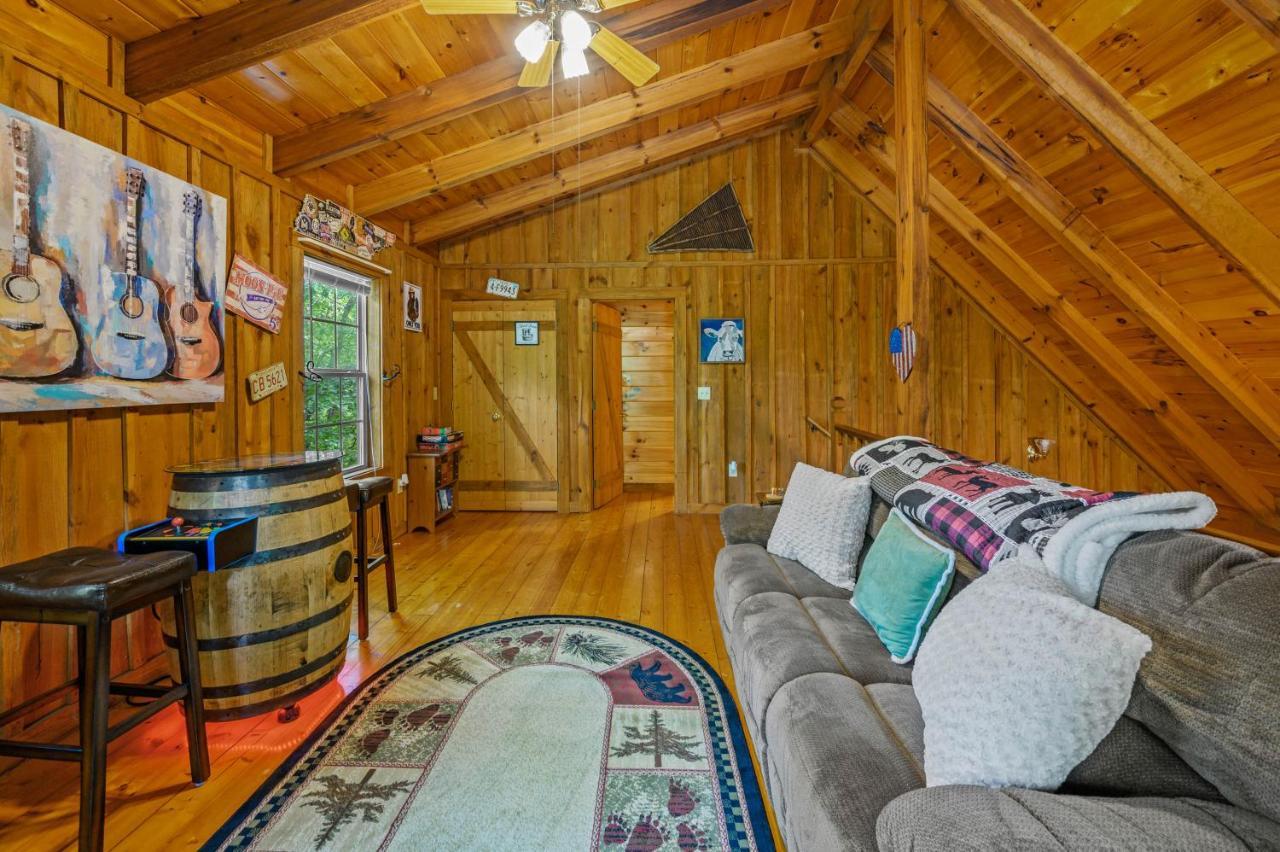 Gypsy Road - Privacy! Log Cabin With Hot Tub, Wifi, Directv And Arcade سيفيرفيل المظهر الخارجي الصورة