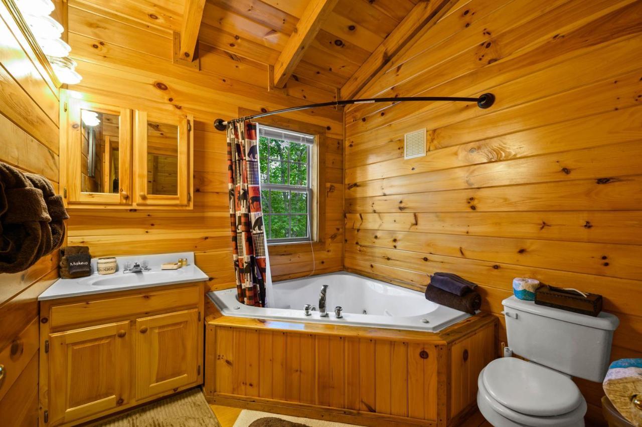 Gypsy Road - Privacy! Log Cabin With Hot Tub, Wifi, Directv And Arcade سيفيرفيل المظهر الخارجي الصورة