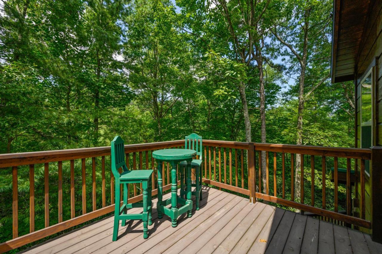 Gypsy Road - Privacy! Log Cabin With Hot Tub, Wifi, Directv And Arcade سيفيرفيل المظهر الخارجي الصورة